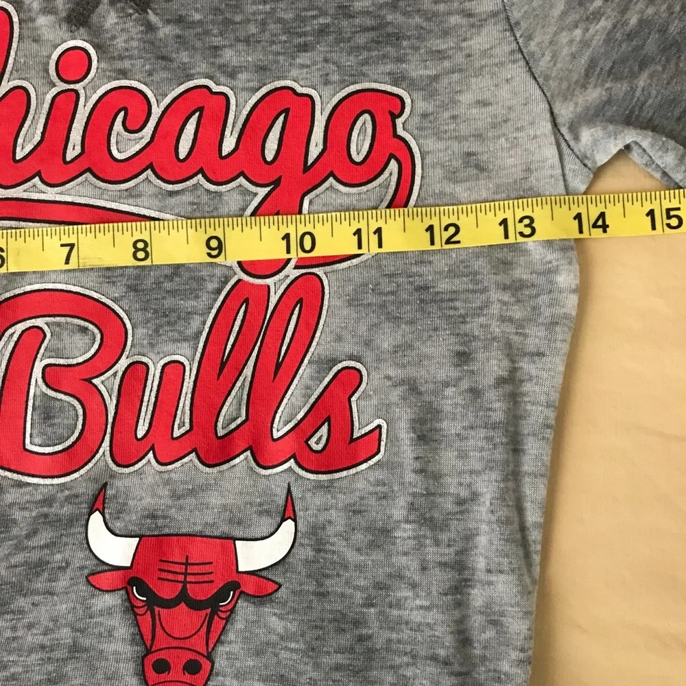 NBA Chicago Bulls Womens Retro Logo Burnout Crew Neck Long Sleeve Gray - Picture 7 of 8